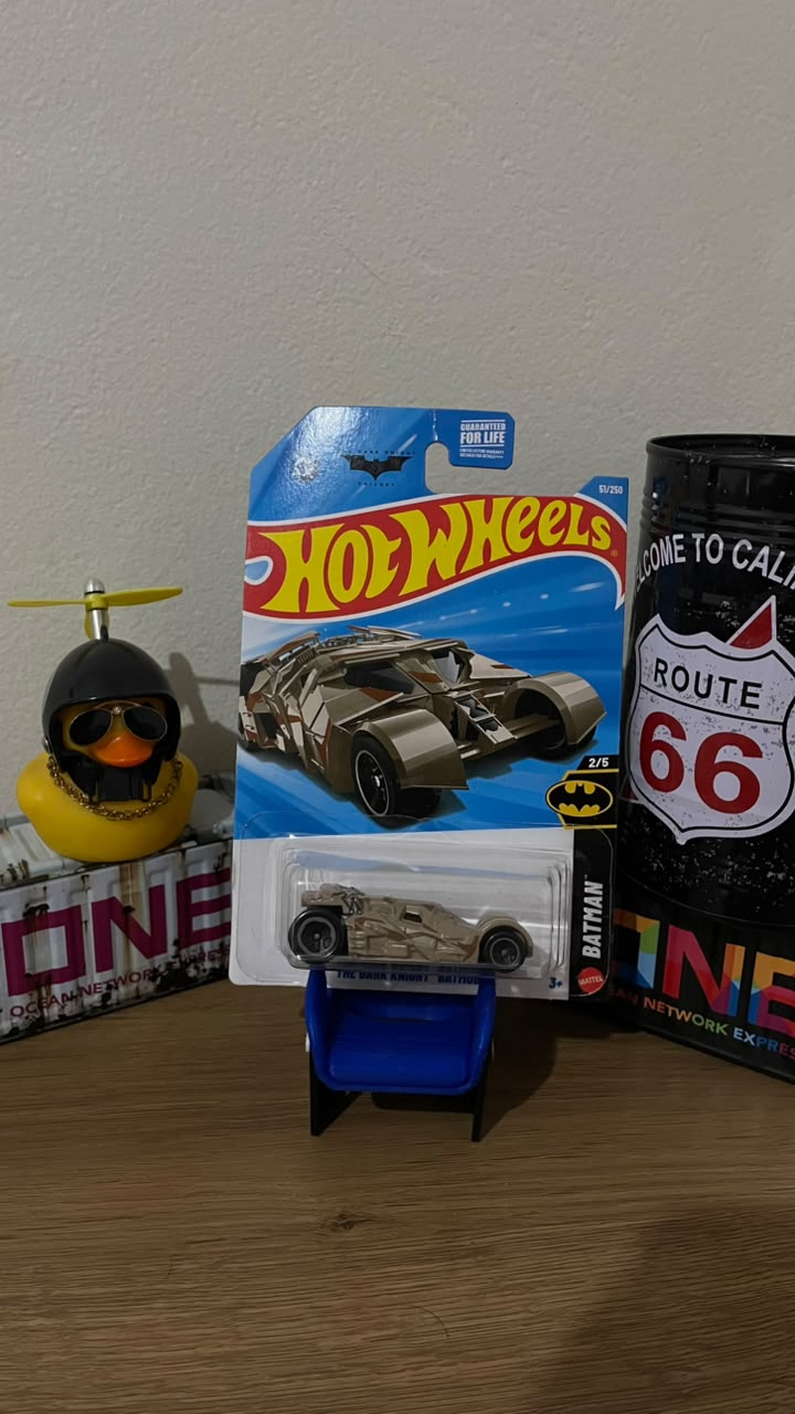 the dark knight bat mobile (tumbler camuflage)